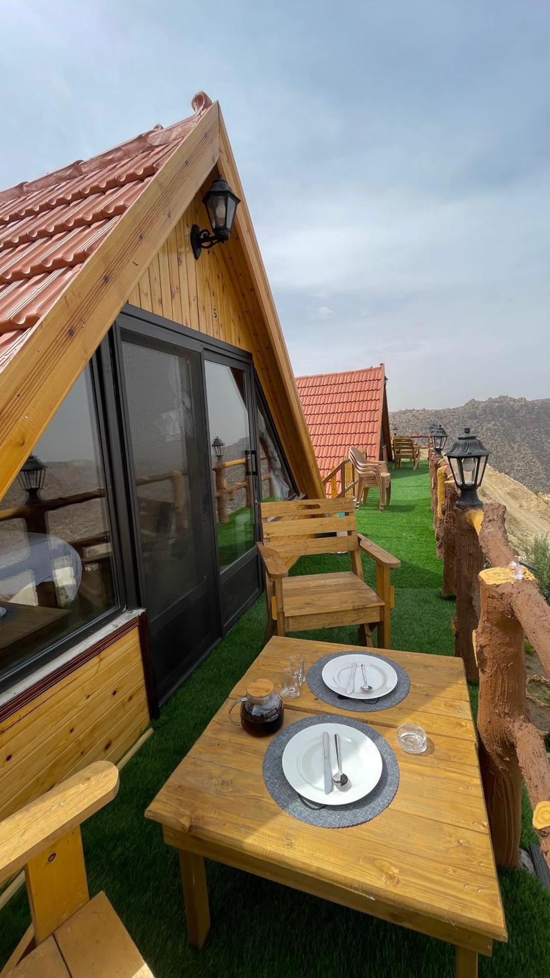 Dana Luxury Huts Hotel Luaran gambar